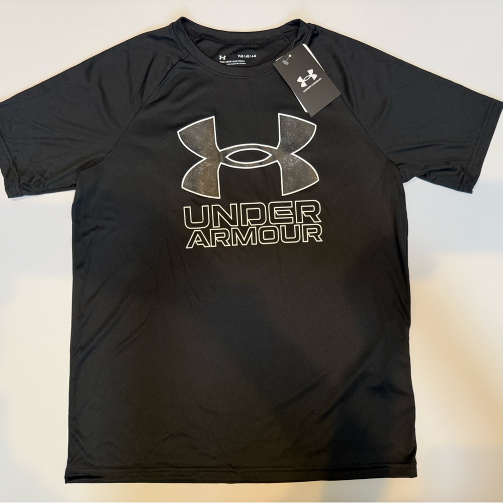 NWT. Black Boys Under Armour Performance Shirt Size L